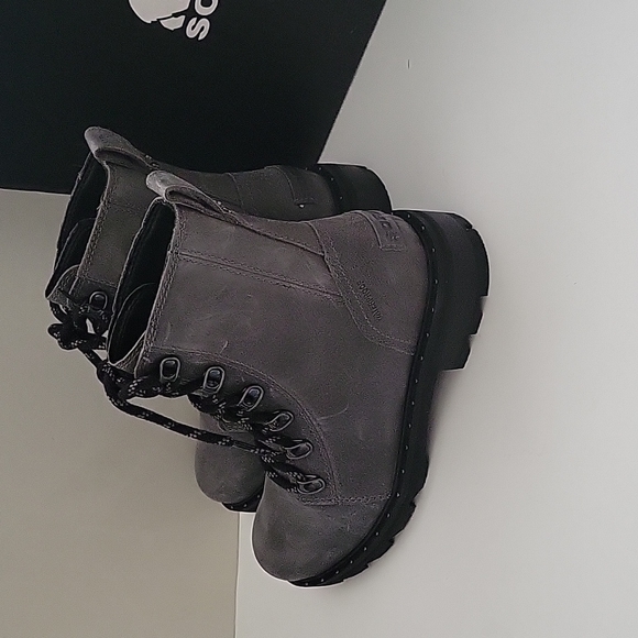 Sorel Women Lennox Lace Waterproof Boot - Picture 11 of 12